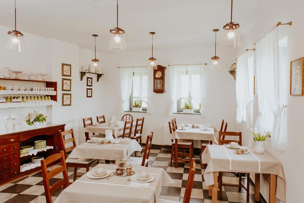 Kosbor Panzió Acomodação com café da manhã Magyarszombatfa Exterior foto
